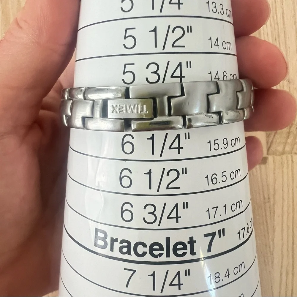 Timex ladies silver tone dress watch NEW BATTERY